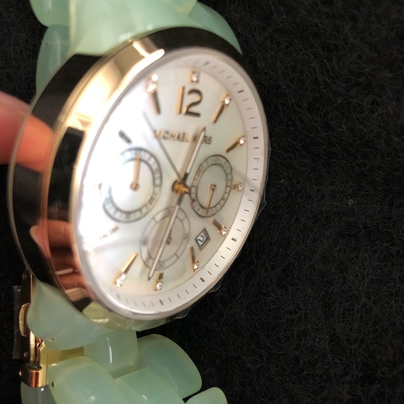 Michael Kors Watch - Picture 4 of 5